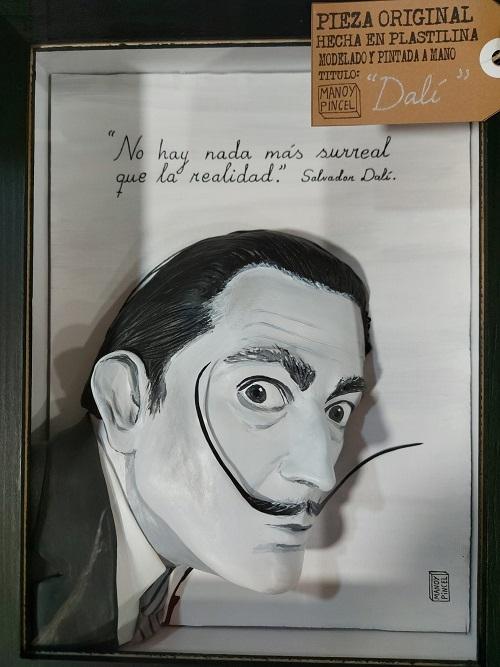 Salvador Dalí "Pieza original. Hecha en plastilina. Modelado y pintada a mano"