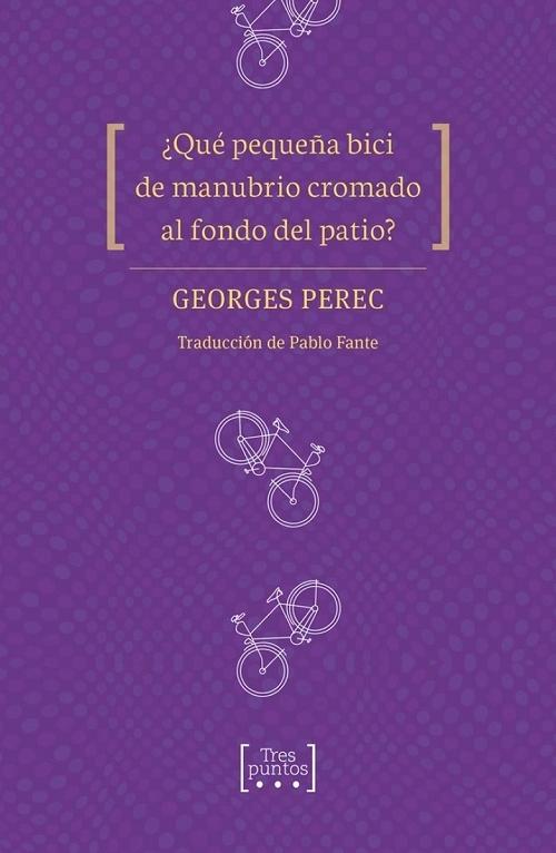 ¿Qué pequeña bici de manubrio cromado al fondo del patio?. 