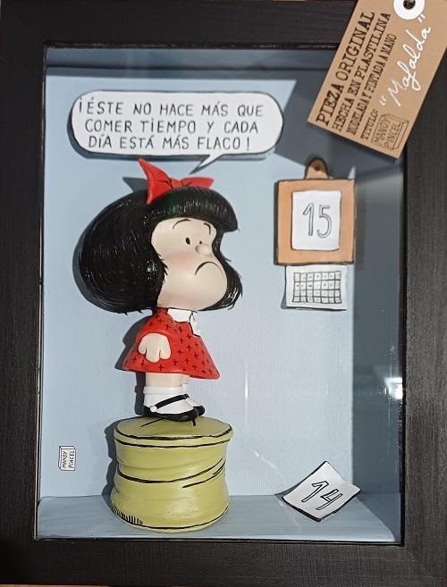 Mafalda "Pieza original hecha en plastilina. Modelado y pintada a mano"
